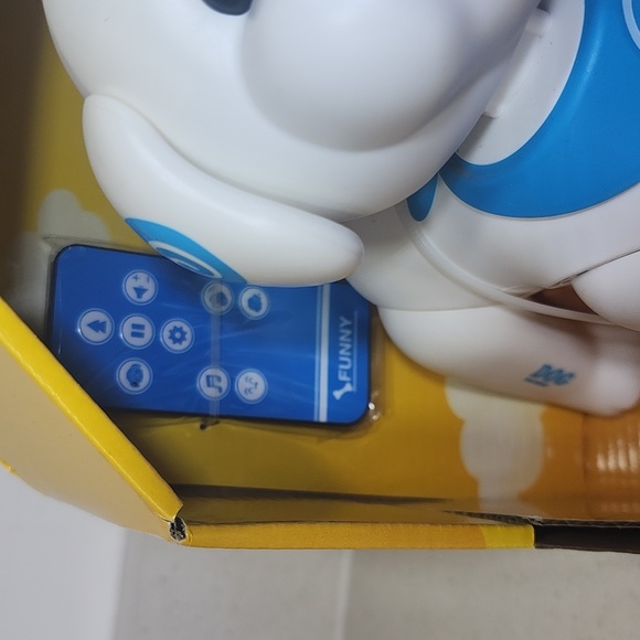 Remote Control Puppy New. Voice activated and programmable - Picture 8 of 10